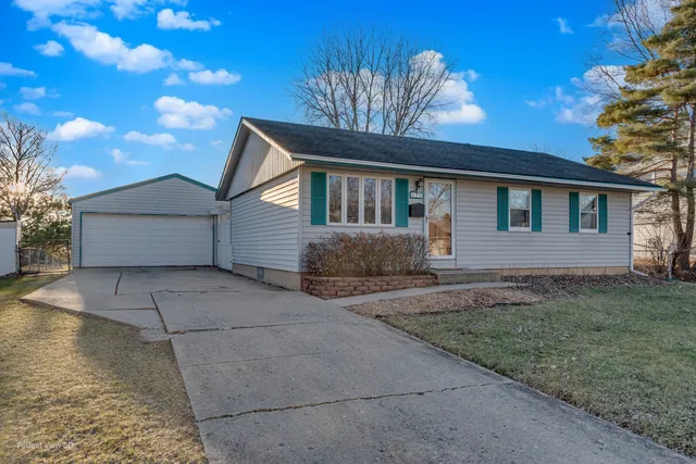 $315,000 | 216 Kosan Circle, Streamwood, IL 60107
