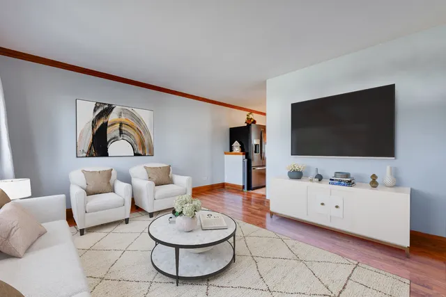 $315,000 | 216 Kosan Circle, Streamwood, IL 60107