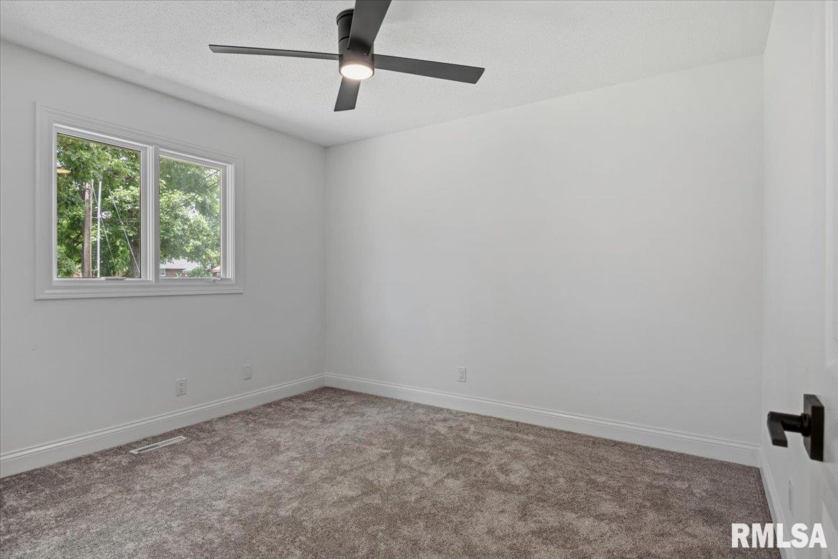 27 Mishawaka Drive Rochester, IL 62563 - Photo 22 of 42