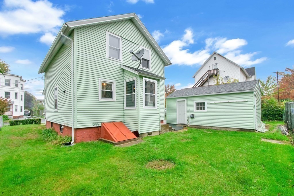 15 George Street West Springfield, MA 01089 - Photo 2 of 35 Gallery Image 2