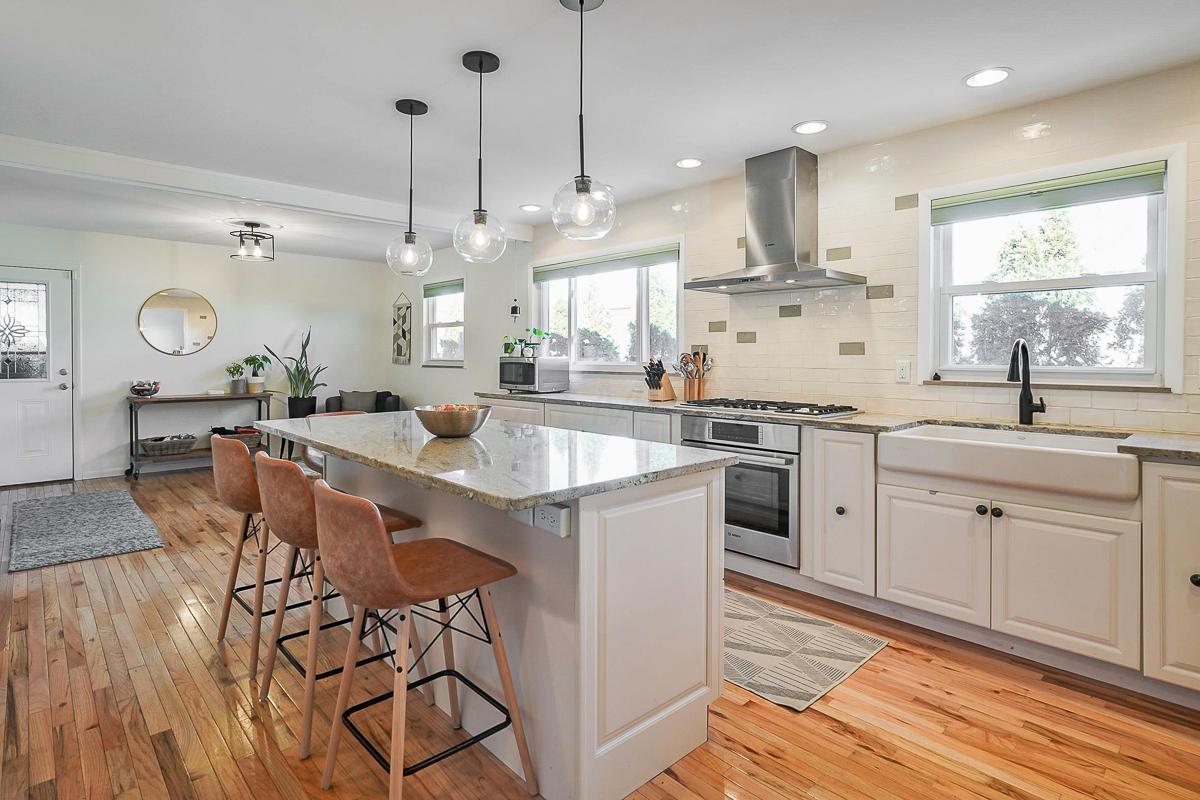 157 South Gould Road Columbus, OH 43209 - Photo 8 of 33