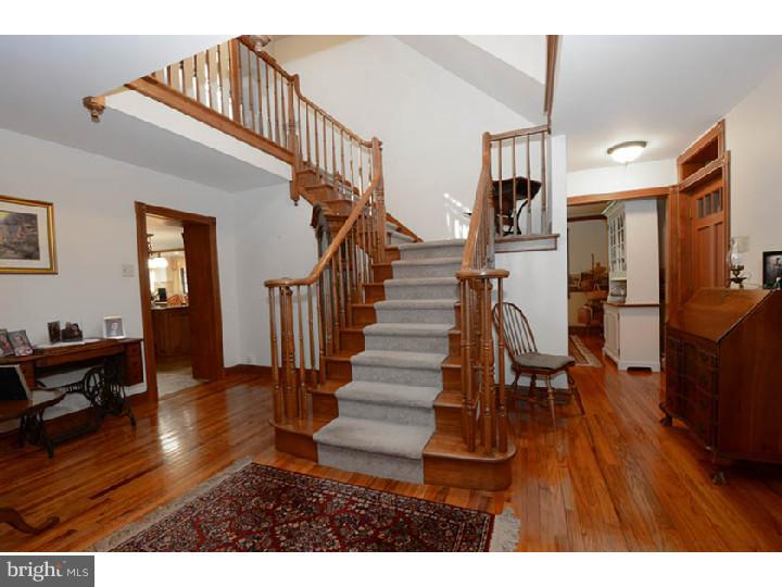 449 Mt Alverno Road Media, PA 19063 - Photo 4 of 25 Foyer