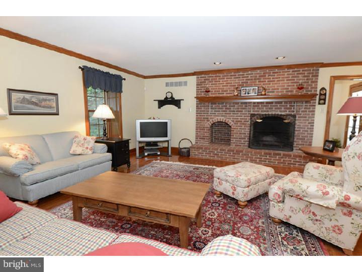 449 Mt Alverno Road Media, PA 19063 - Photo 6 of 25 Living Room