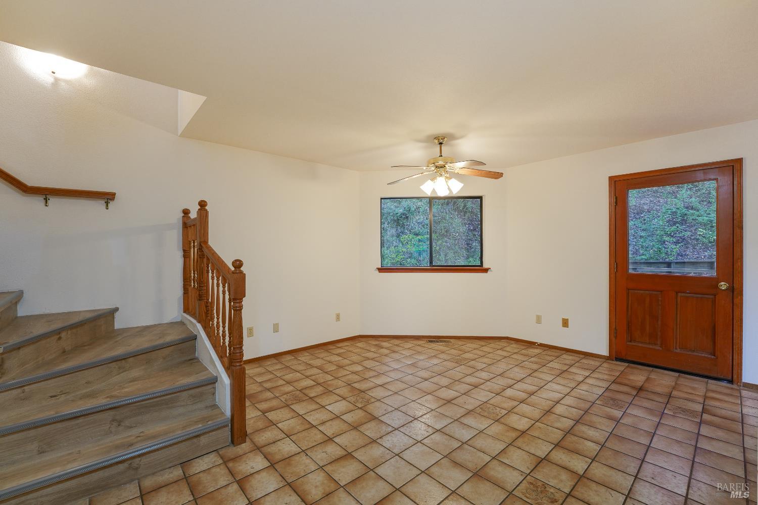 301 Toyon Road Ukiah, CA 95482 - Photo 8 of 40 Dining area with exterior access