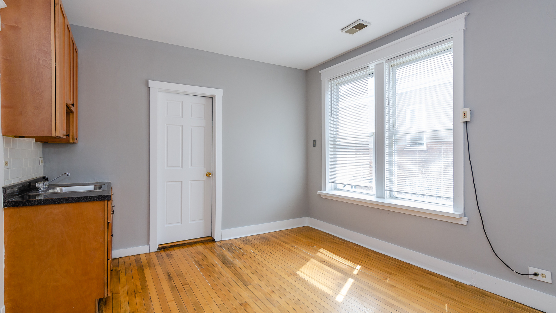 2639 West 25th Street, Unit 2F Chicago, IL 60608 - Photo 4 of 11