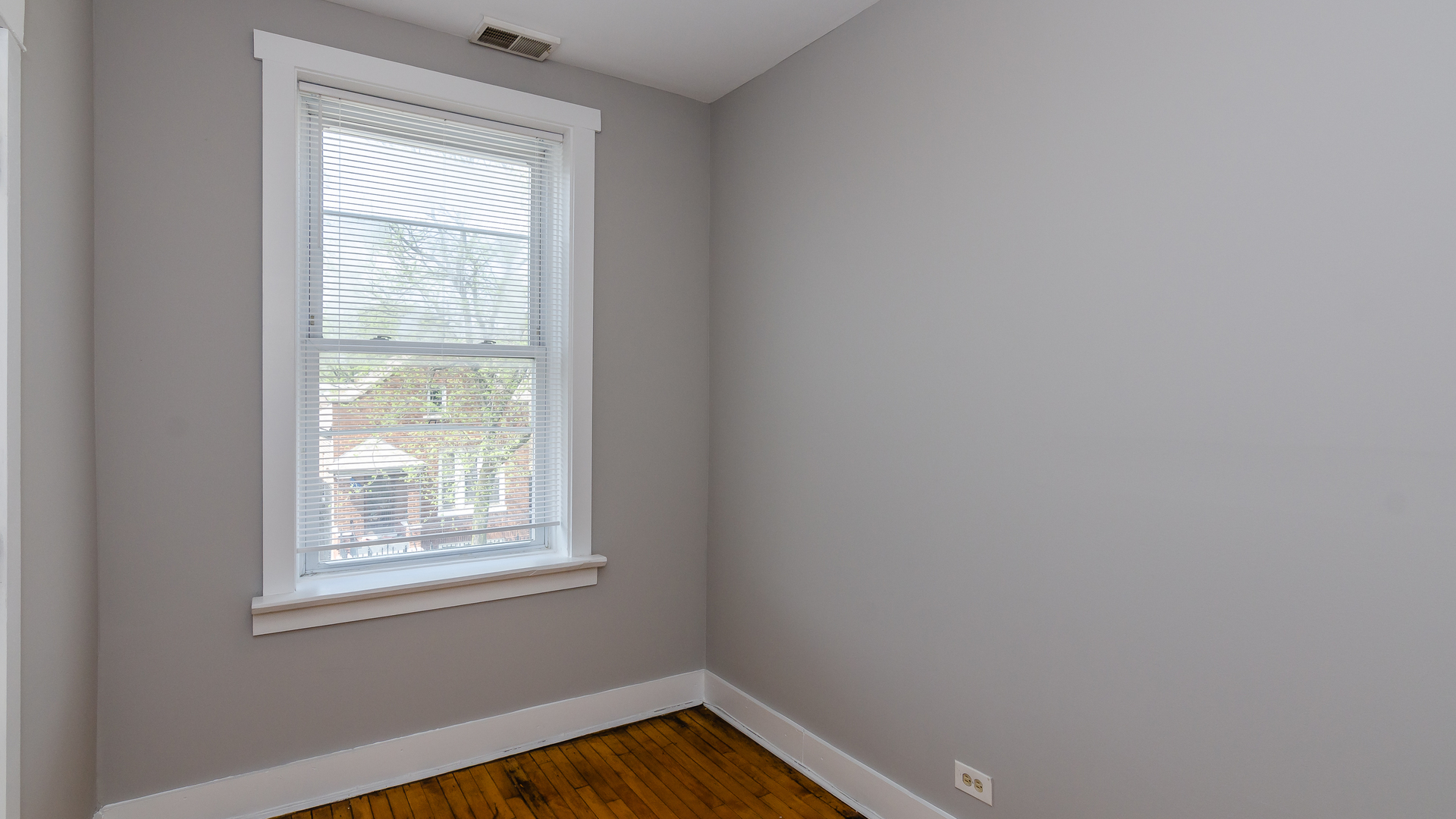 2639 West 25th Street, Unit 2F Chicago, IL 60608 - Photo 8 of 11 a view of a room that has a window in it
