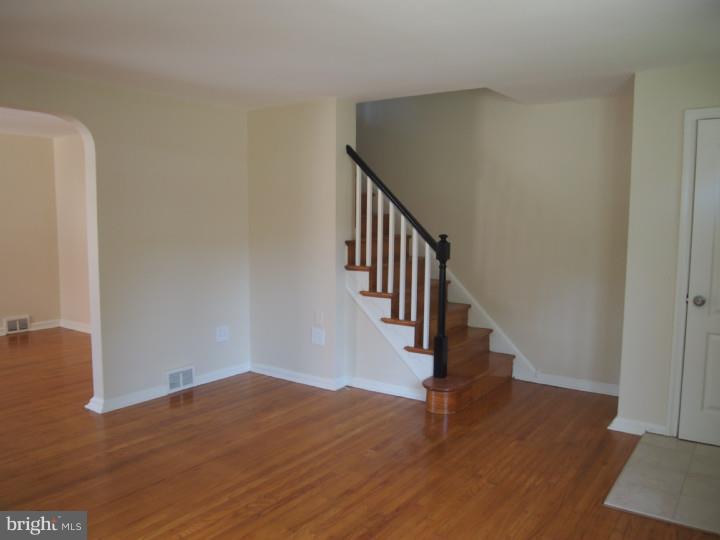 317 Laurel Road Sharon Hill, PA 19079 - Photo 4 of 12 Gallery Image 4
