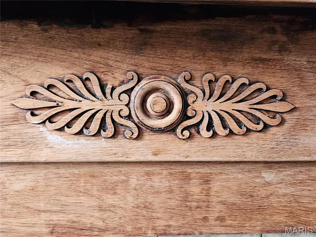 $650,000 | 3130 Russell Boulevard, St. Louis, MO 63104