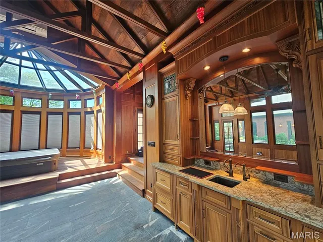 $650,000 | 3130 Russell Boulevard, St. Louis, MO 63104