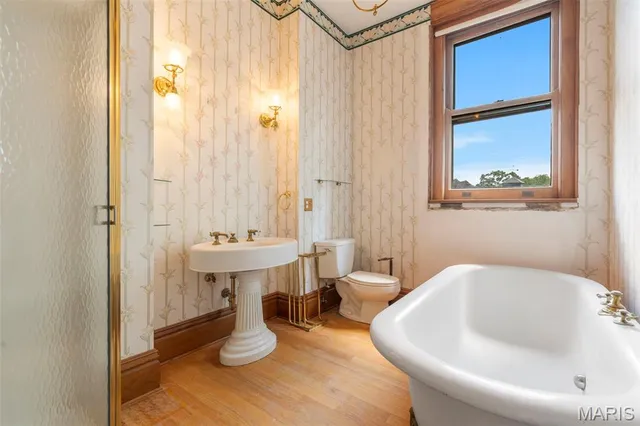 $650,000 | 3130 Russell Boulevard, St. Louis, MO 63104