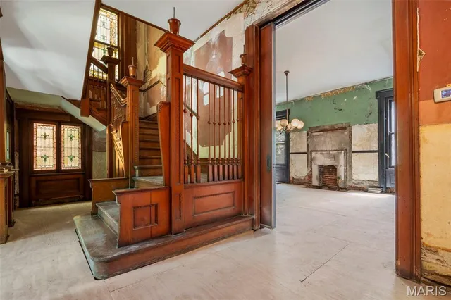 $650,000 | 3130 Russell Boulevard, St. Louis, MO 63104