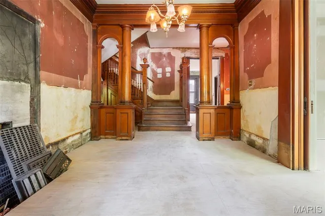 $650,000 | 3130 Russell Boulevard, St. Louis, MO 63104