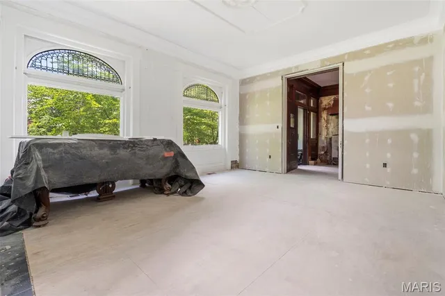 $650,000 | 3130 Russell Boulevard, St. Louis, MO 63104