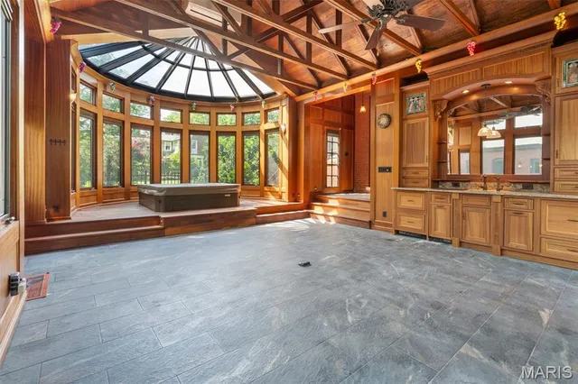 $650,000 | 3130 Russell Boulevard, St. Louis, MO 63104