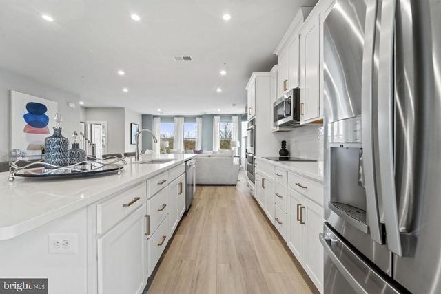 $671,765 | 13586 Innovation Station Loop, Herndon, VA 20171