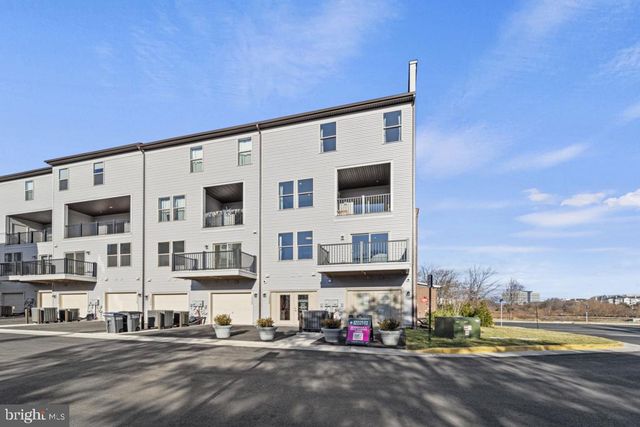 $671,765 | 13586 Innovation Station Loop, Herndon, VA 20171