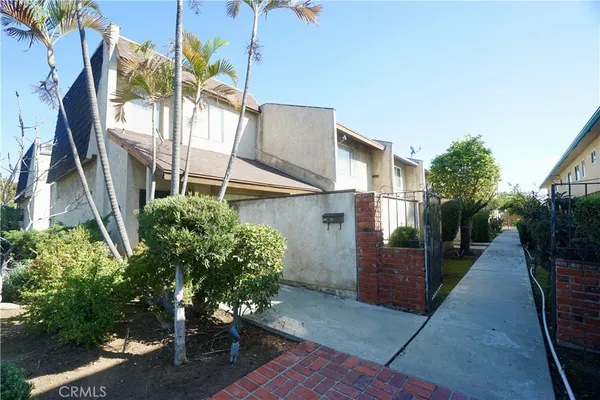 $789,900 | 220 North Moore Avenue, Unit D, Monterey Park, CA 91754