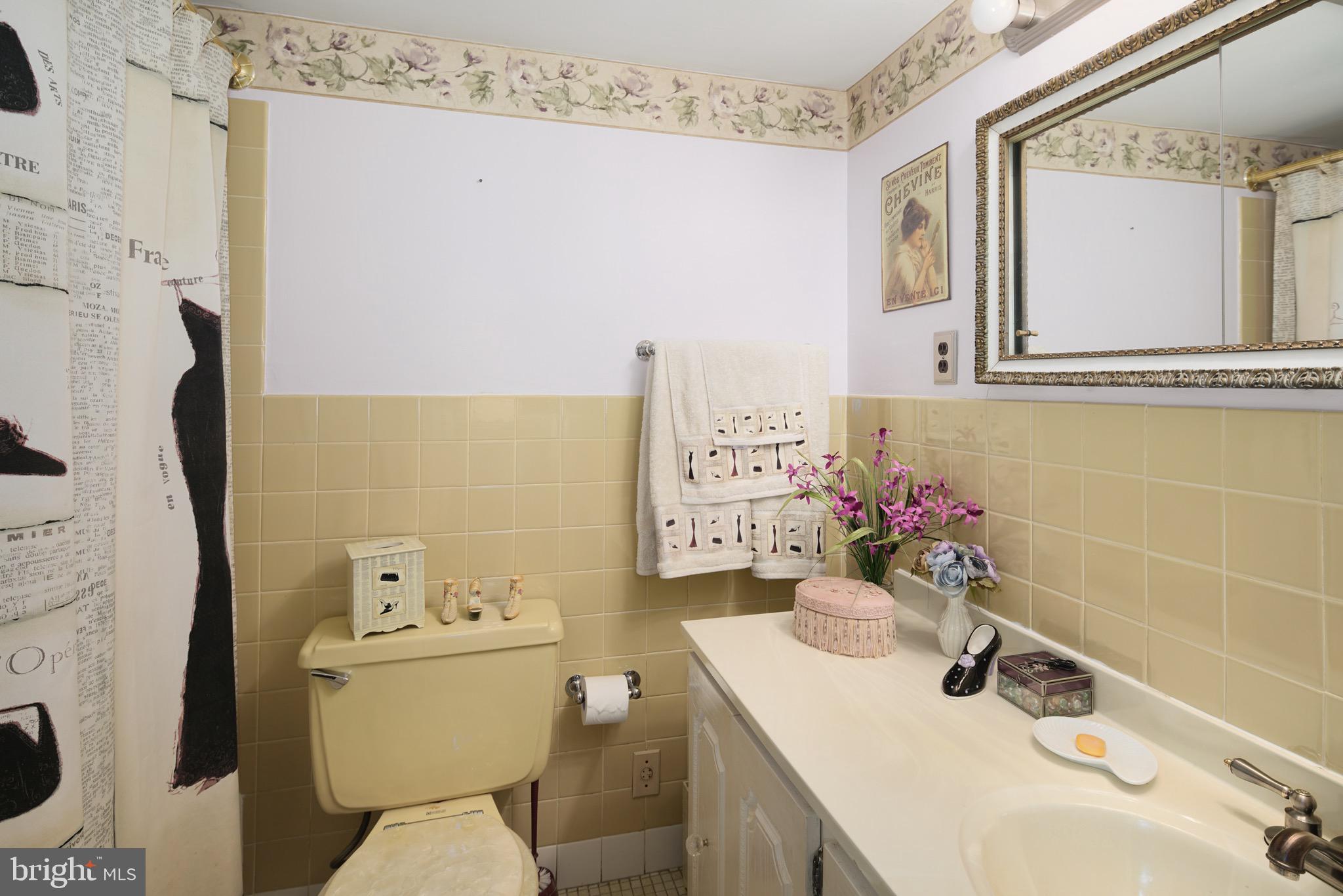 8922 Krewstown Road, Unit 202 Philadelphia, PA 19115 - Photo 14 of 25 Gallery Image 14