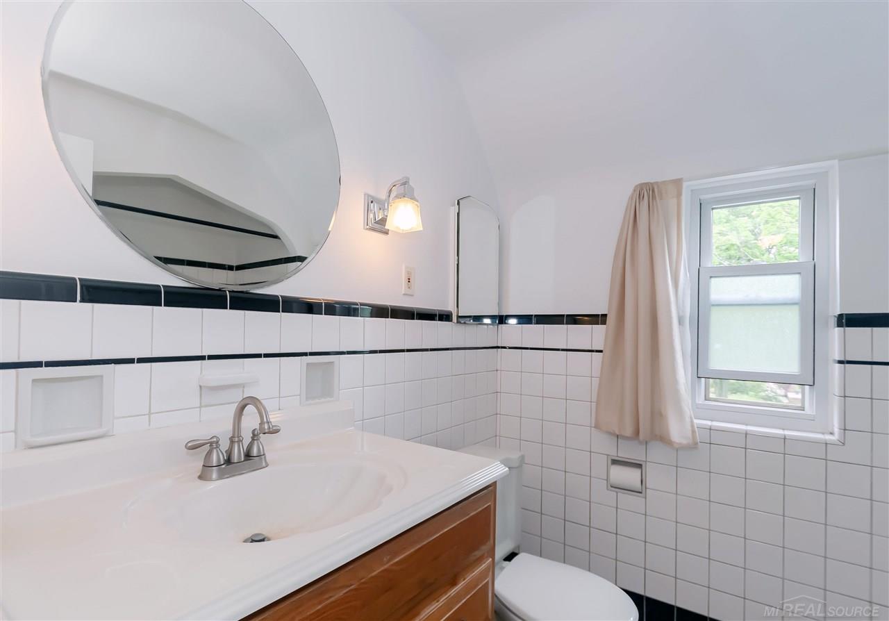 811 Lincoln Road Grosse Pointe, MI 48230 - Photo 24 of 43