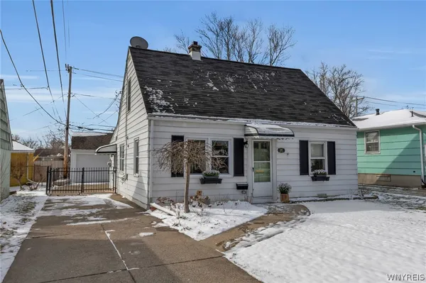 $200,000 | 16 Woodcrest Drive, Amherst, NY 14226