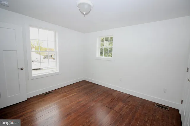 $1,400 | 306 Main Street, Dover, DE 19901