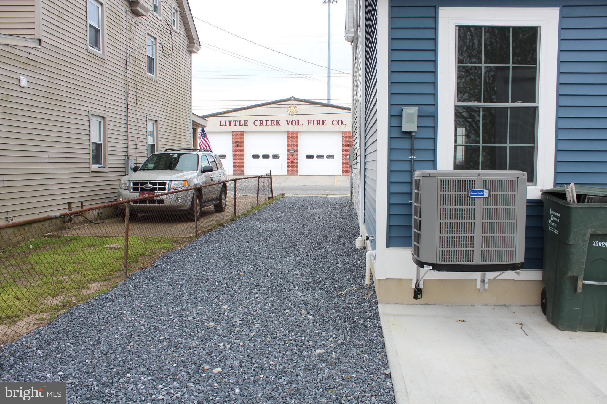 306 Main Street Dover, DE 19901 - Photo 33 of 33 a view of a house with backyard and porch