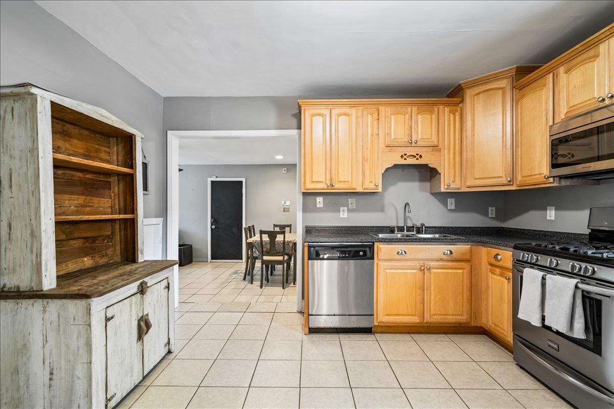 252 Barry Road Memphis, TN 38117 - Photo 18 of 39