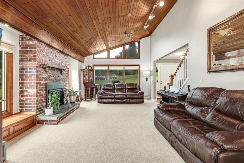294 South Main Street Clinton, MA 01510 - Photo 13 of 31 Gallery Image 13