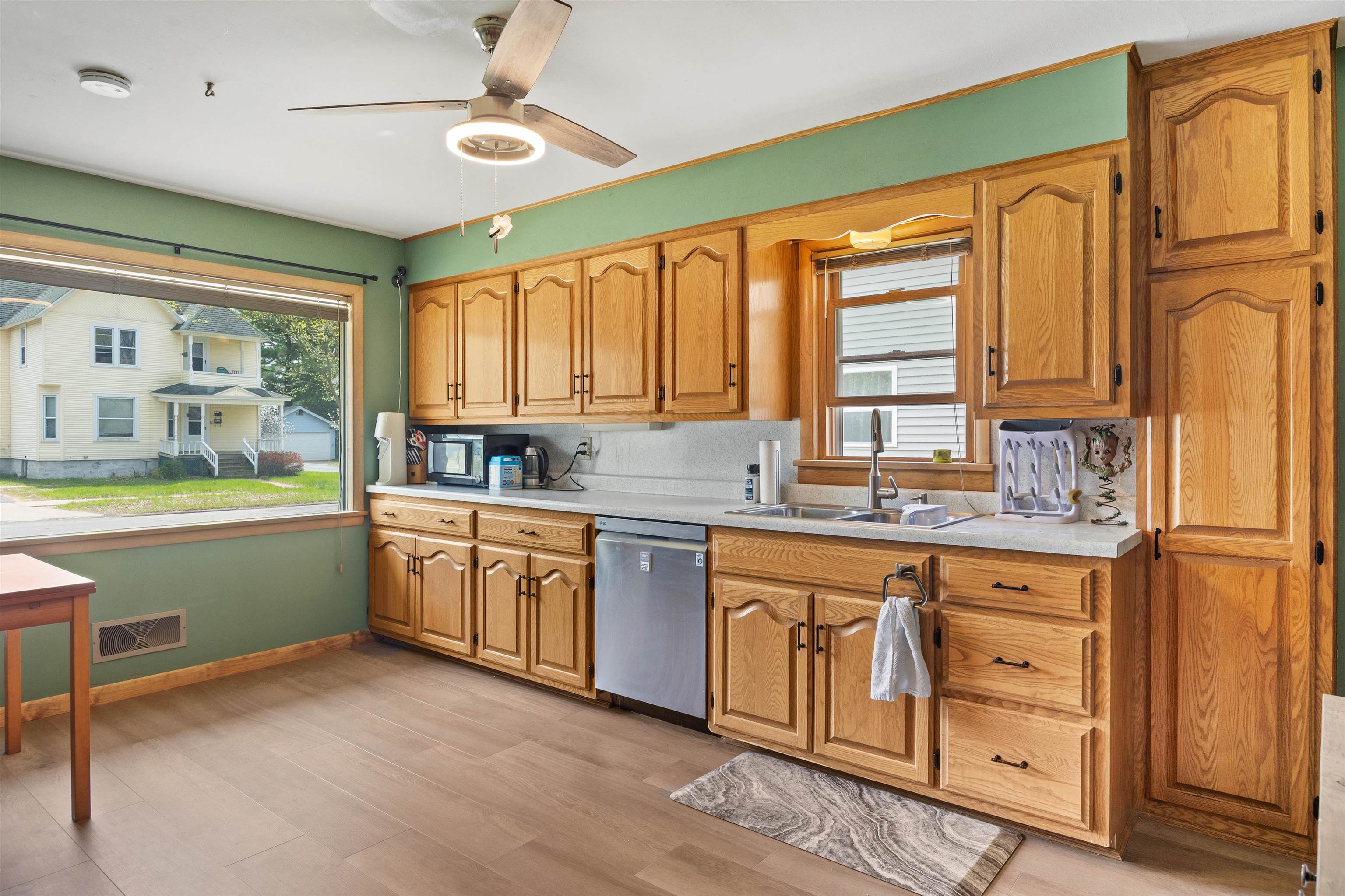 2024 Center Street Stevens Point, WI 54481 - Photo 5 of 32