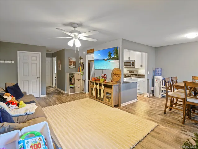 $215,000 | 120 Parkside Drive, Unit 120, Suffern, NY 10901