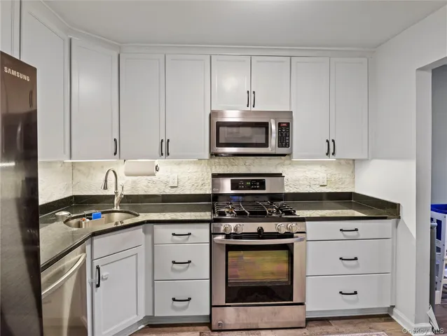 $215,000 | 120 Parkside Drive, Unit 120, Suffern, NY 10901