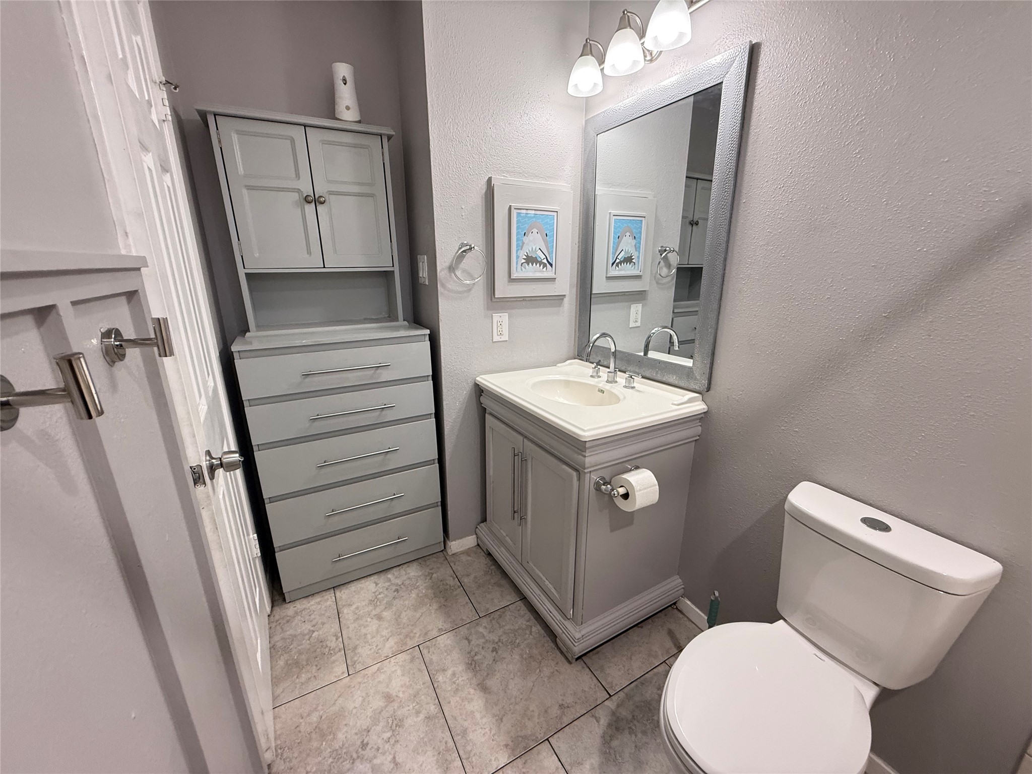 16118 Alden Ridge Drive Houston, TX 77053 - Photo 14 of 18 Extra storage in bathroom