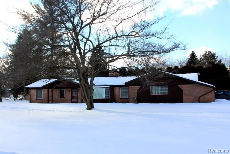 1644 Kingsmere Circle Rochester, MI 48309 - Photo 1 of 31 Kingsmere+051-3035386085-O.jpg