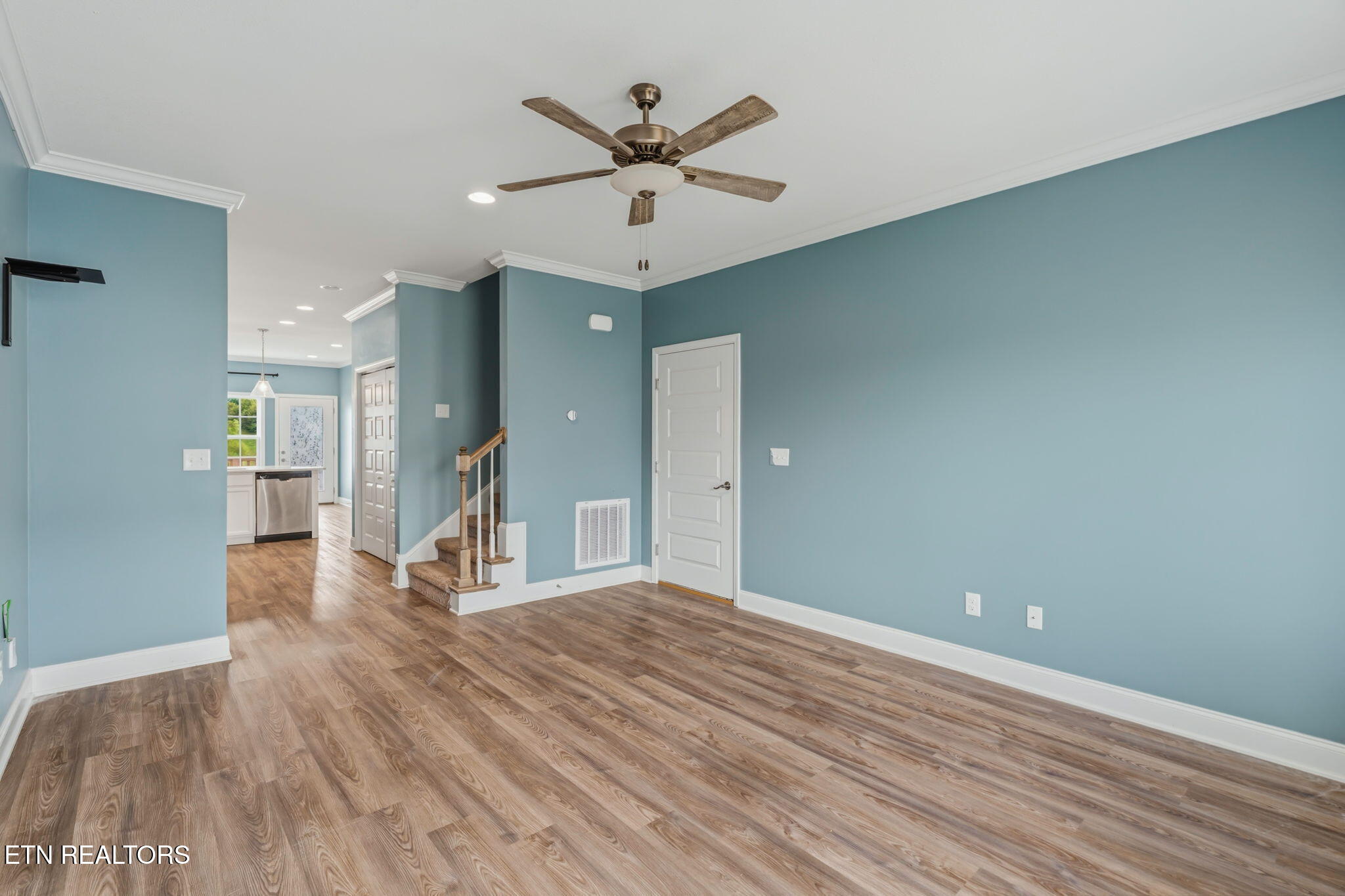 105 Fortenberry Street Oak Ridge, TN 37830 - Photo 11 of 60 Living Room