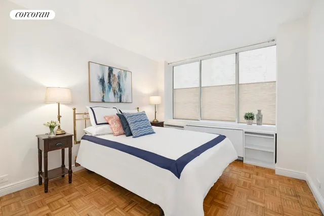 $675,000 | 61 West 62nd Street, Unit 6B | Upper West Side