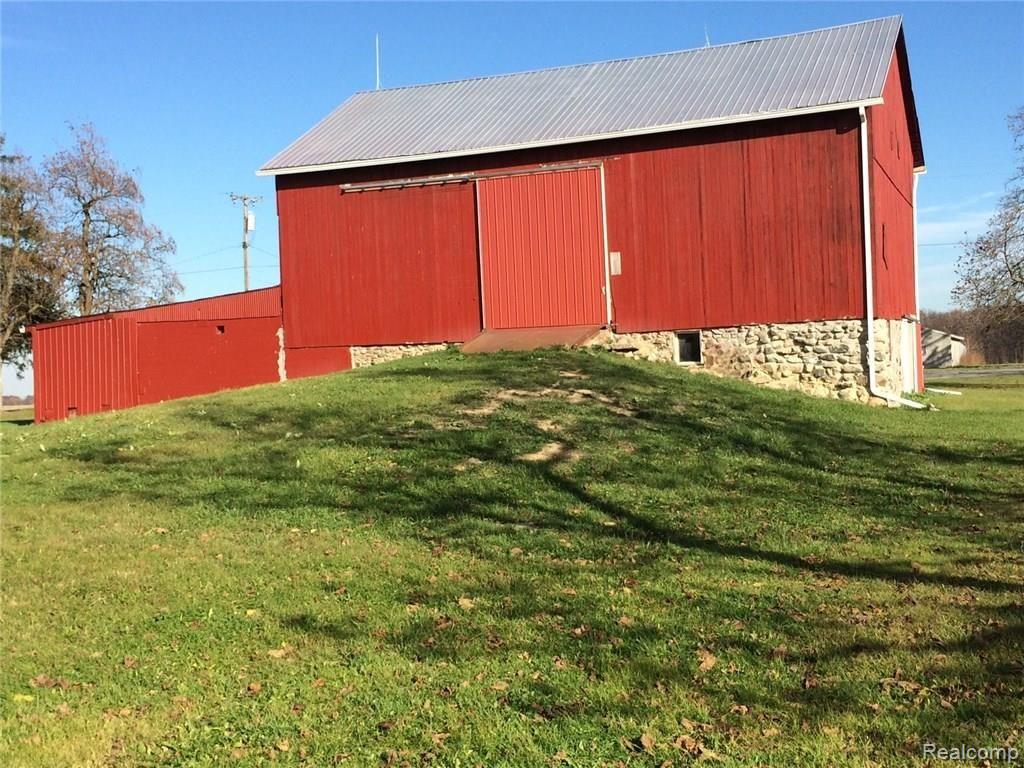 6437 Emmett Road Yale, MI 48097 - Photo 28 of 32 IMG_2102.JPG