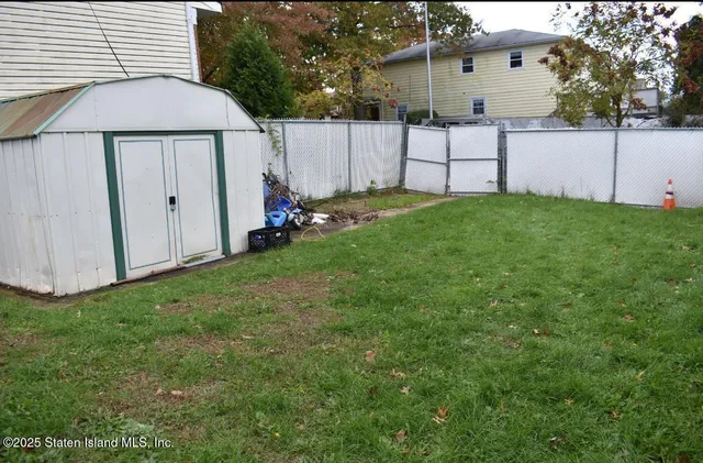 $749,000 | 15 Soren Street | Willowbrook