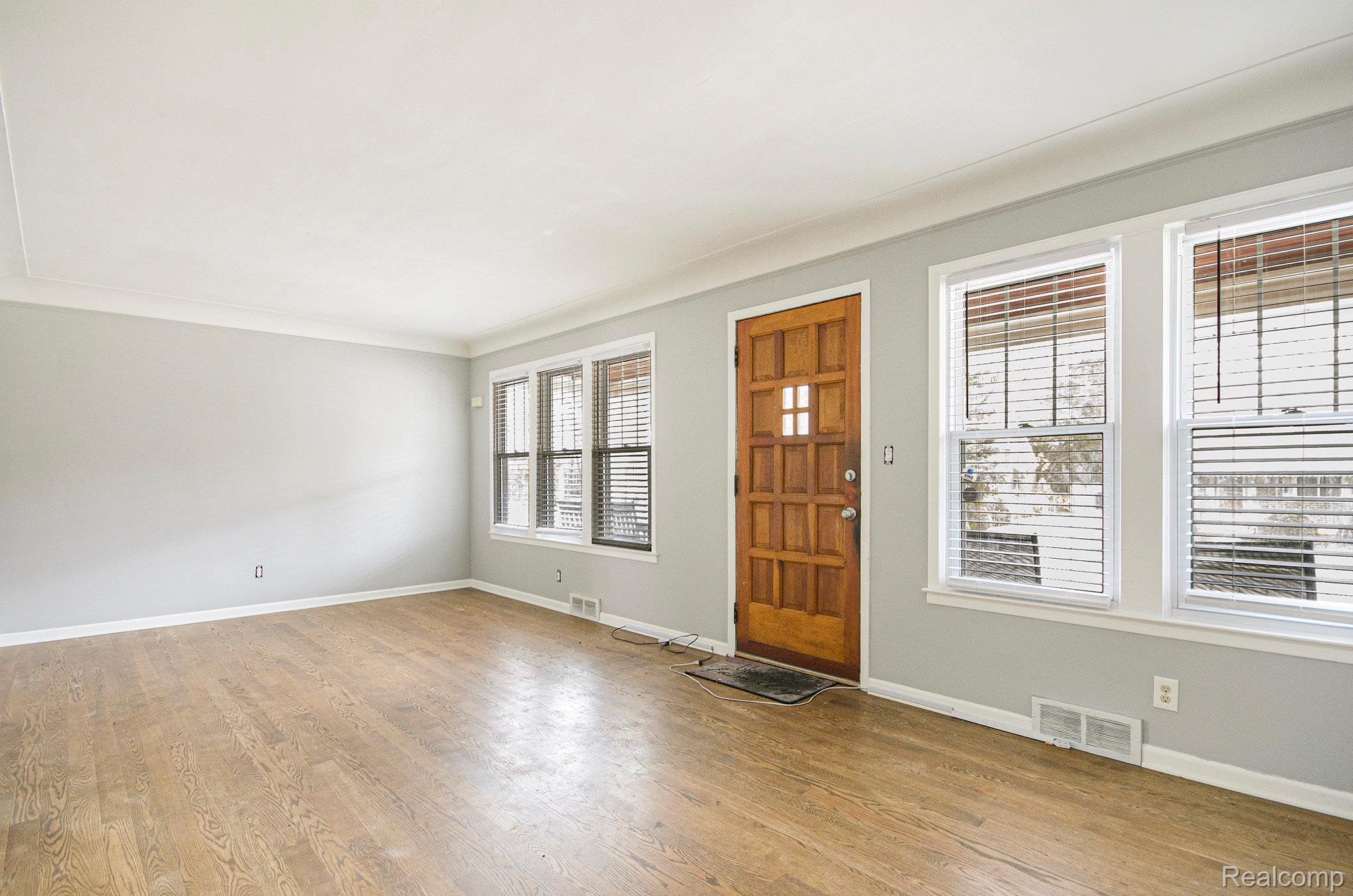 15105 Charles R Avenue Eastpointe, MI 48021 - Photo 5 of 19 Living Room View 2