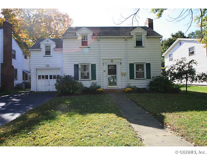 19 Catalpa Road Irondequoit, NY 14617 - Photo 1 of 1 Exterior Front