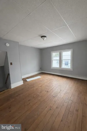 $1,400 | 190 7th Street, Unit 2, Salem, NJ 08079