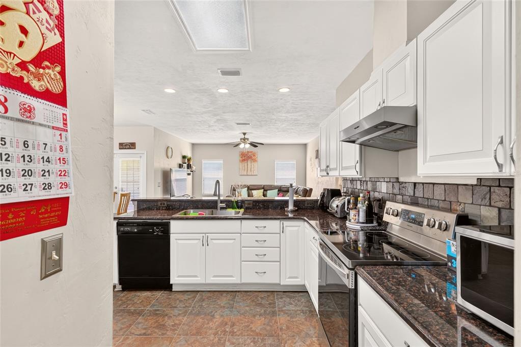 8391 Southwest 75th Road Gainesville, FL 32608 - Photo 18 of 43 Gallery Image 18