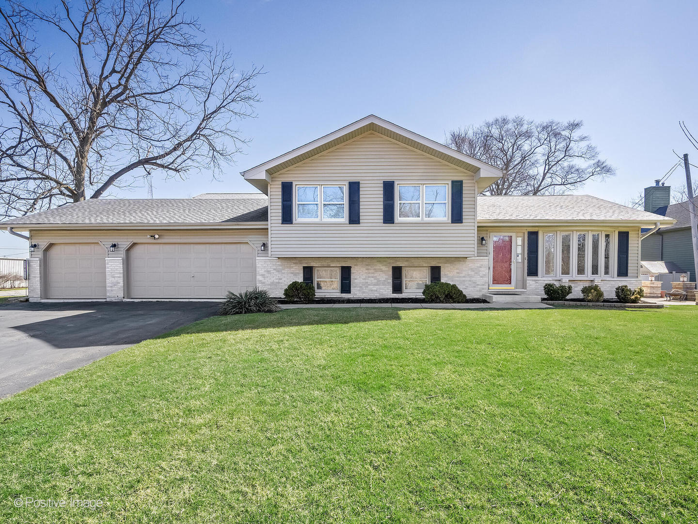 27-w015 Manchester Road Wheaton, IL 60187 - Photo 1 of 29