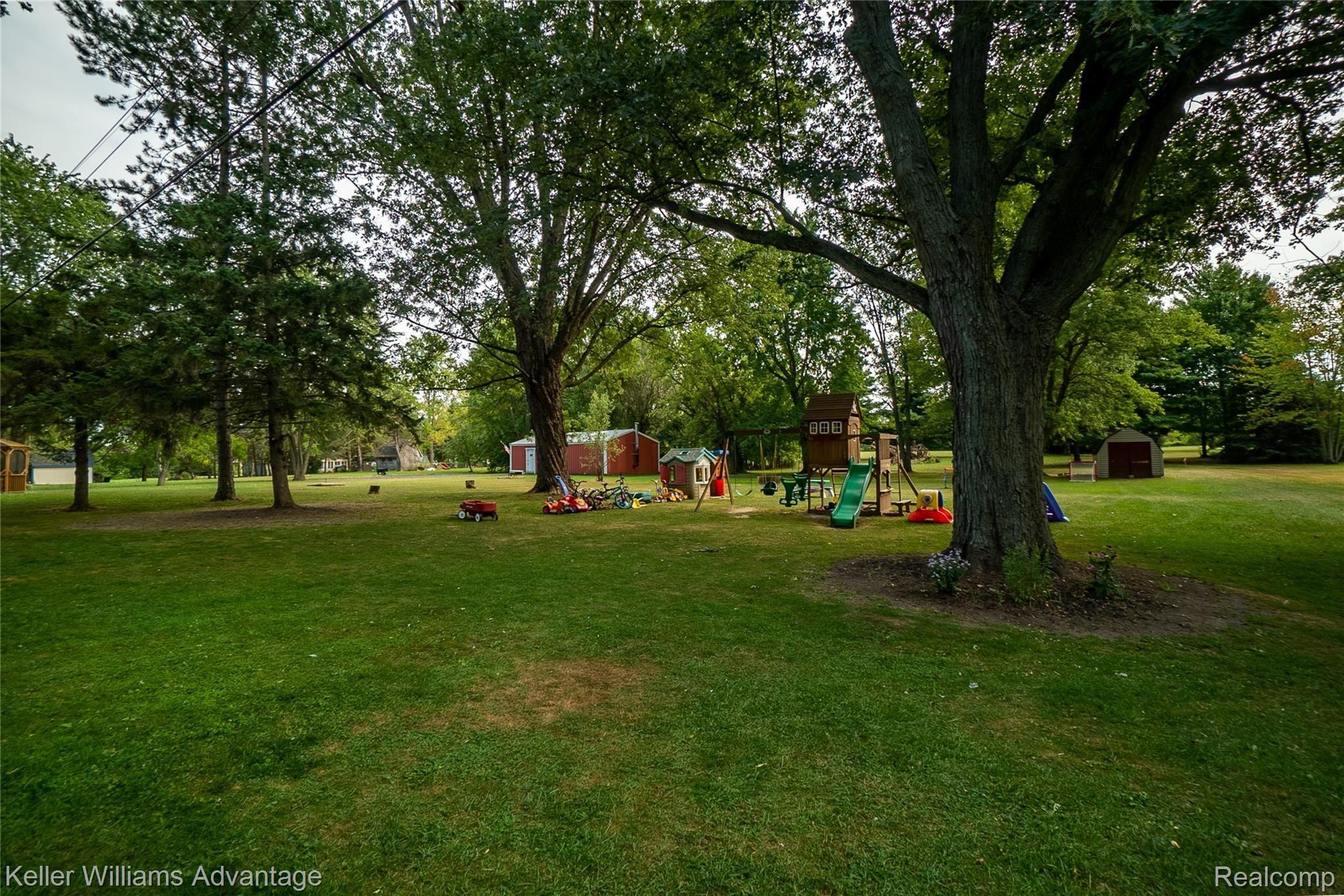 4077 West Ray Road Grand Blanc, MI 48439 - Photo 40 of 41 RayRd_4077_Yard 1.jpg