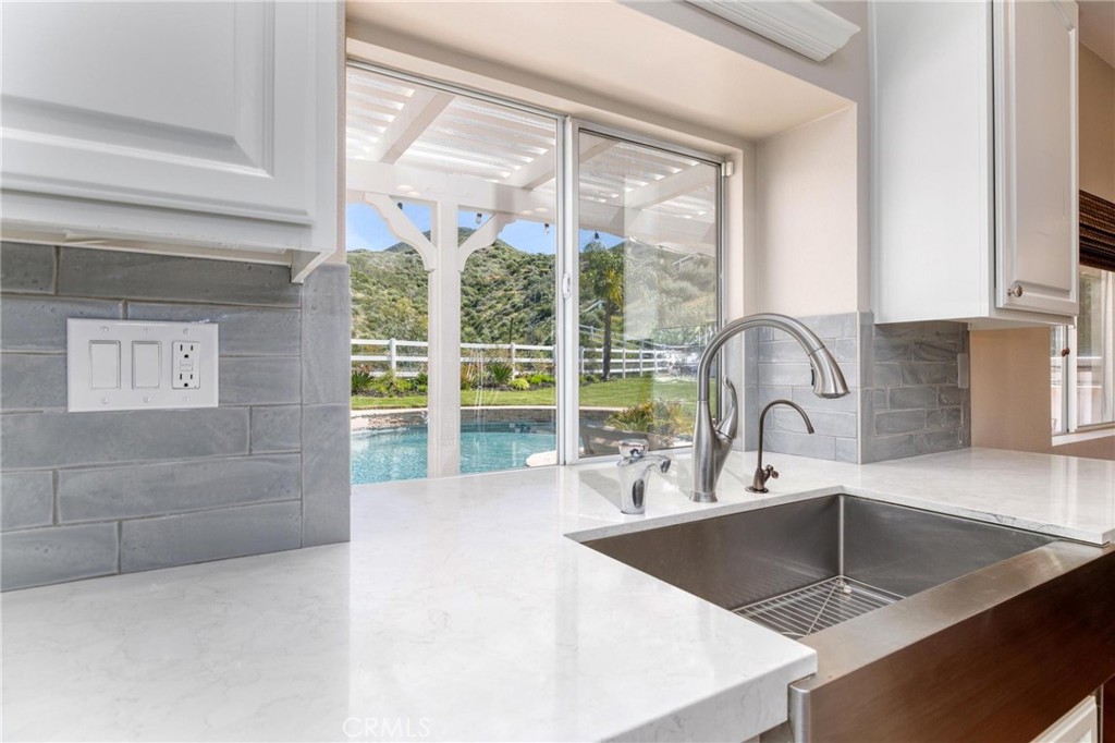 15257 Saddleback Road Canyon Country, CA 91387 - Photo 18 of 69