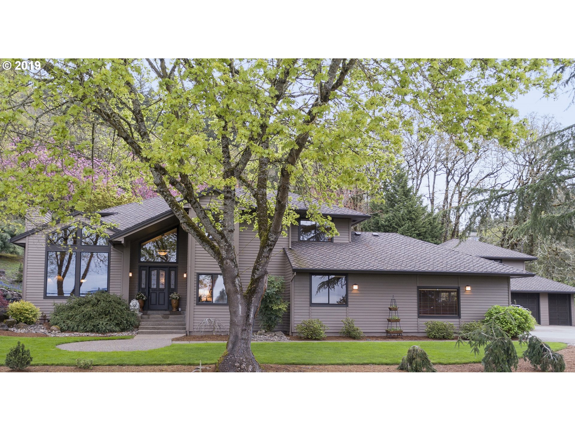 1177 Southwest Hoffman Road West Linn, OR 97068 - Photo 2 of 29 Gallery Image 2
