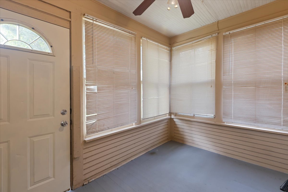710 South Martin Luther King Junior Avenue Waukegan, IL 60085 - Photo 17 of 35 a view of an empty room and window