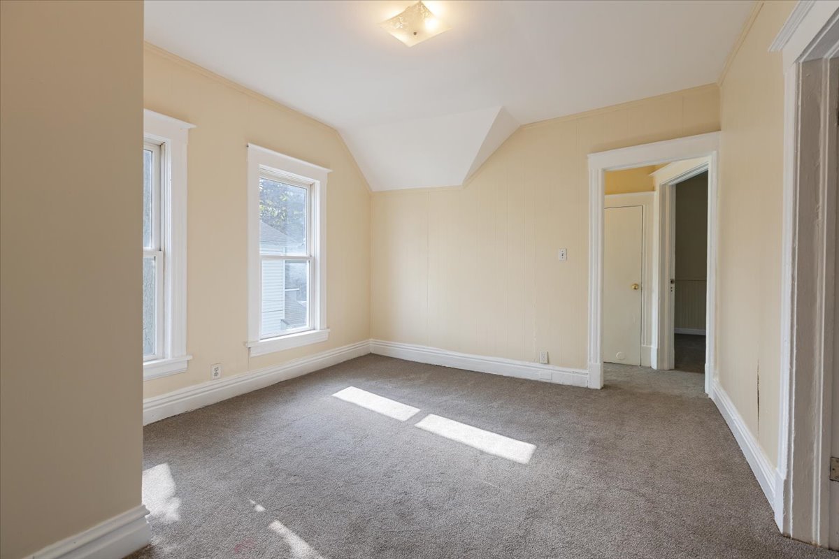 710 South Martin Luther King Junior Avenue Waukegan, IL 60085 - Photo 19 of 35 an empty room with windows