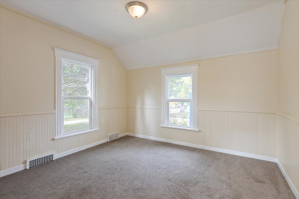 710 South Martin Luther King Junior Avenue Waukegan, IL 60085 - Photo 25 of 35 an empty room with windows