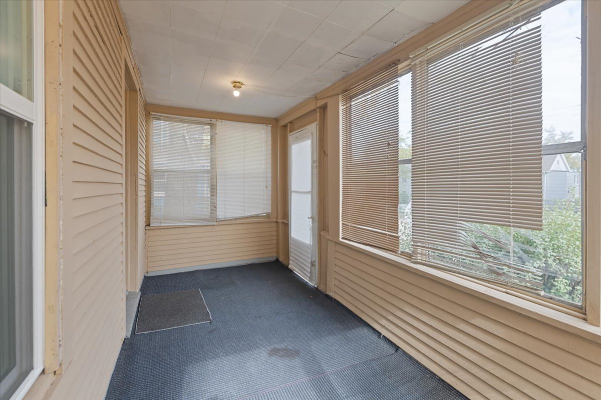 710 South Martin Luther King Junior Avenue Waukegan, IL 60085 - Photo 8 of 35 a view of an empty room with a window