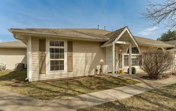 $279,900 | 1988 Waterford Place Southwest, Rochester, MN 55902